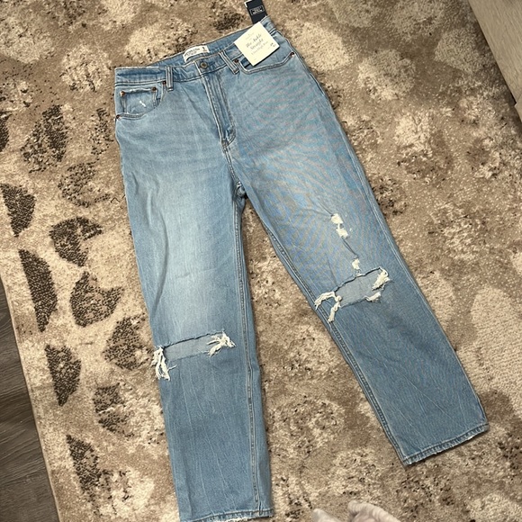 NWT❗️A&F Curve Love Ultra High Rise Ankle Straight Jeans - Picture 10 of 10
